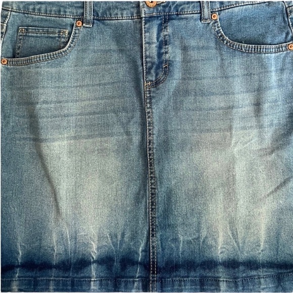 Style & Co Mid Rise Denim Skirt - Size 10 (Petite) - Picture 5 of 6